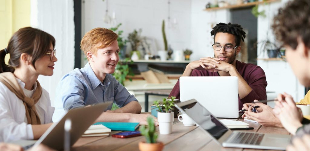 pexels-fauxels-3182759